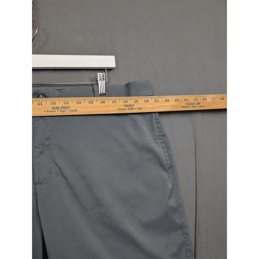 Nike Dri-Fit Lightweight Flat Front Casual Shorts Gray‎ Size 40